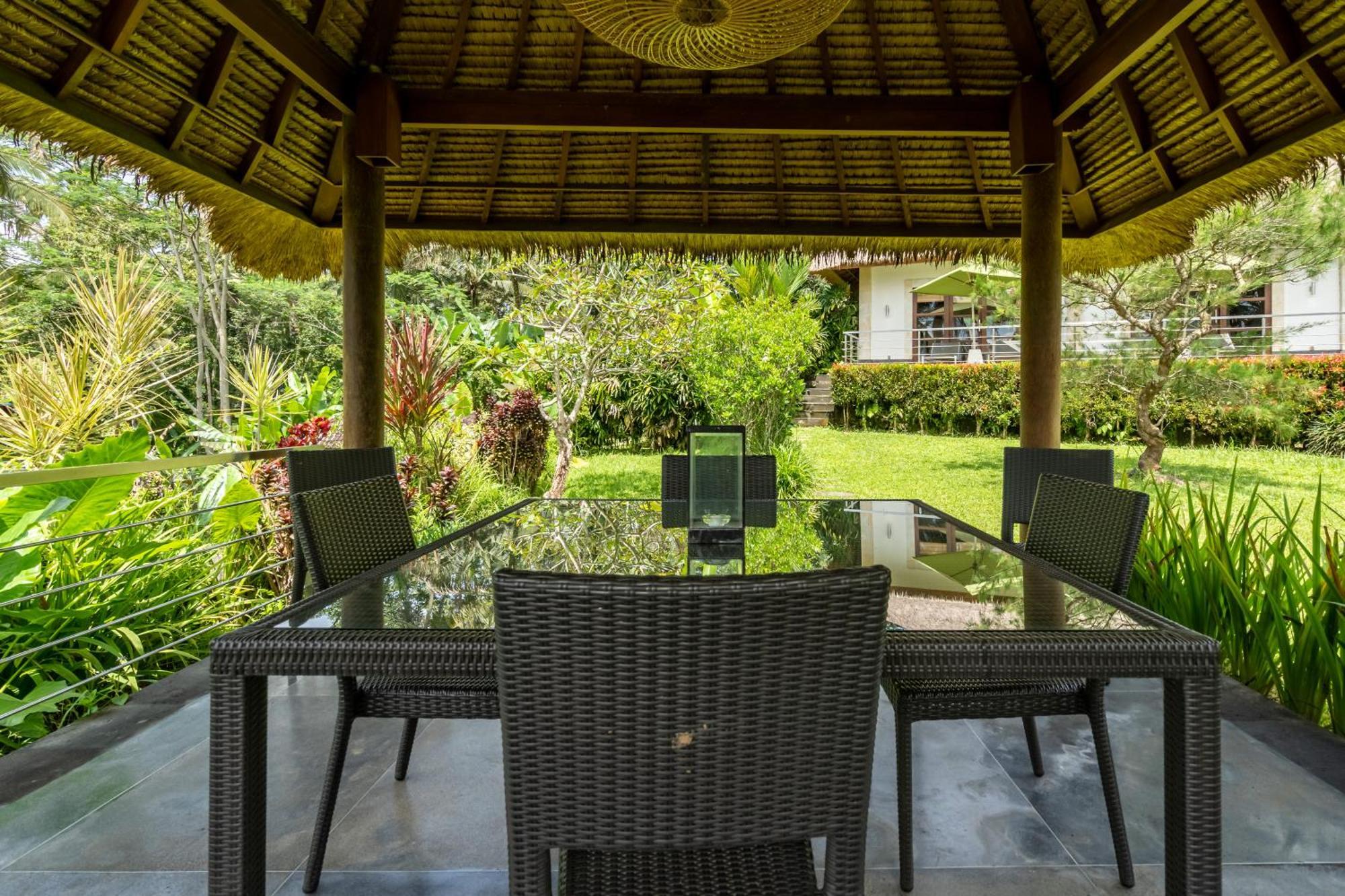 Villa Themma Jungle - Sumptuous 3Br Luxury Villa With Majestic Jungle View North Of Ubud Ngoại thất bức ảnh